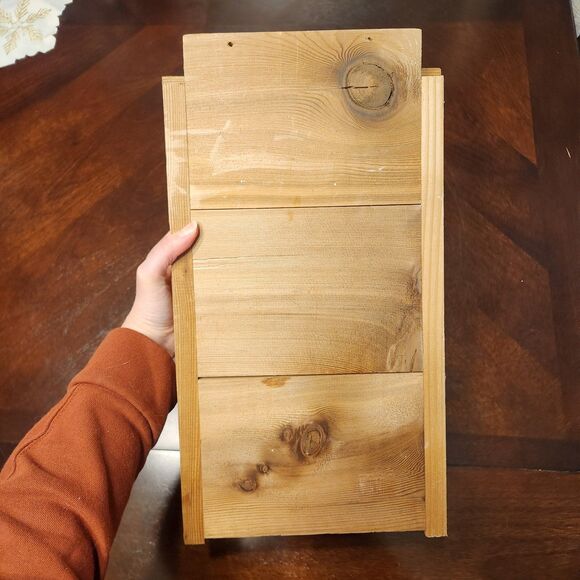 New Welliver Outdoors Single Chamber 100% Cedar Mountable Bat House Grooved - Picture 7 of 8